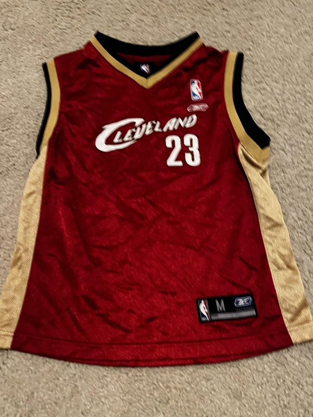 Reebok Cleveland Cavaliers LeBron James #23 Jersey Youth Medium NBA